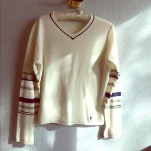 Lightweight wool v-neck sweater